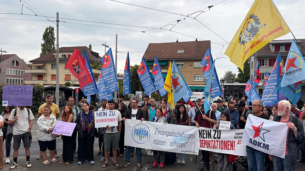Bern'de Zorla Geri Gönderme Protestosu